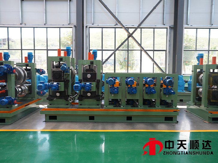 高精度焊管成型機